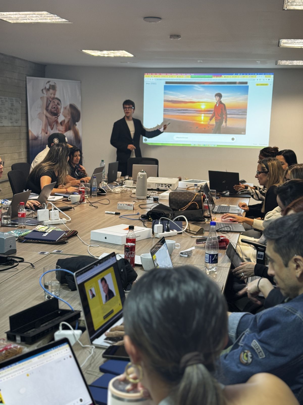 Pau Martí en un taller práctico de Inteligencia Artificial